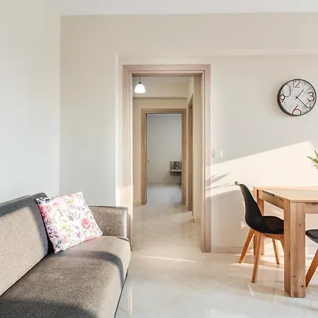 Kelly's Sunset 1 κalamata *