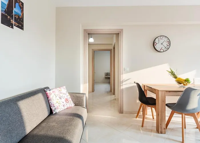 Kelly's Sunset 1 κalamata *